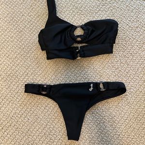 Jumelle Swim The Beach Top and Bottom Black xxs